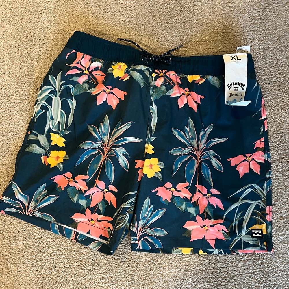 Mens billabong swim trunks no liner. NWT.